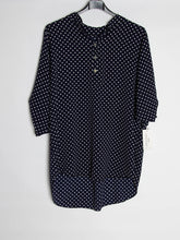 Bluse m. Kort lang effekt - Brystmål 130cm - Ingen returret - ITNOV24